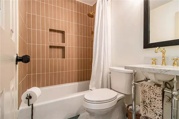 Atlanta, GA 30317,2892 Salmon AVE SE