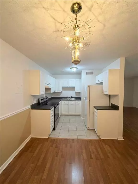 Tucker, GA 30084,3595 Woodbriar CIR #N