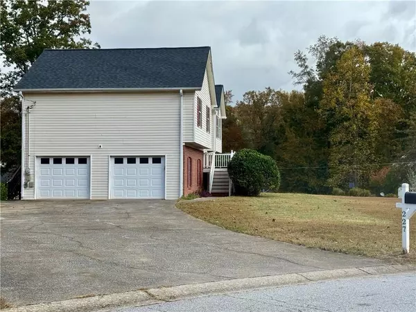 Dallas, GA 30157,227 Legend DR