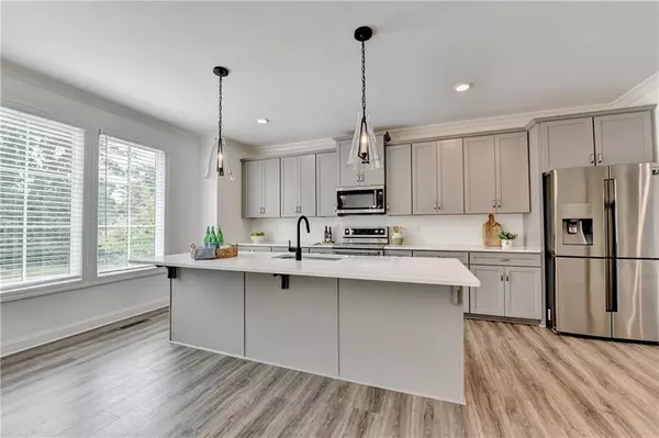 Atlanta, GA 30328,6892 Roswell RD