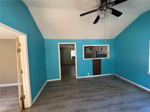 Newnan, GA 30263,267 E Broad ST