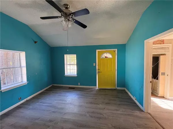 Newnan, GA 30263,267 E Broad ST