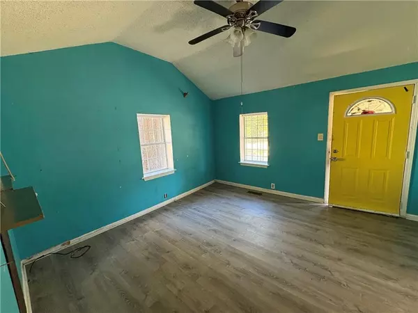 Newnan, GA 30263,267 E Broad ST