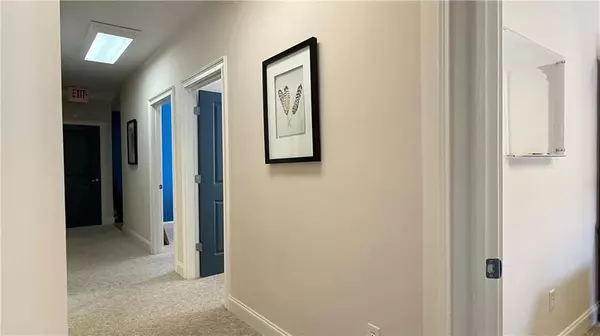 Suwanee, GA 30024,5400 Laurel Springs Pkwy #704