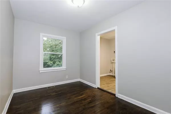 Atlanta, GA 30310,1123 Graymont Dr SW