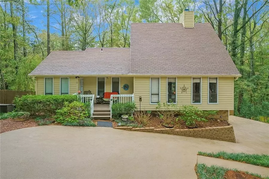 6950 SPRINGWOOD DR, Douglasville, GA 30135