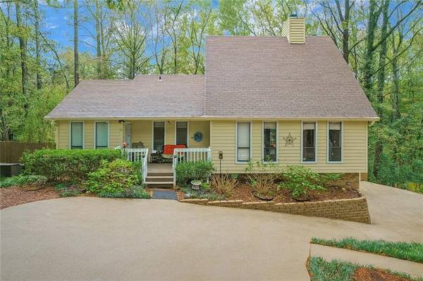 6950 SPRINGWOOD DR, Douglasville, GA 30135