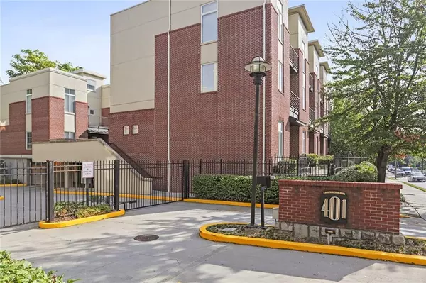 Atlanta, GA 30318,401 10th ST NW #B104