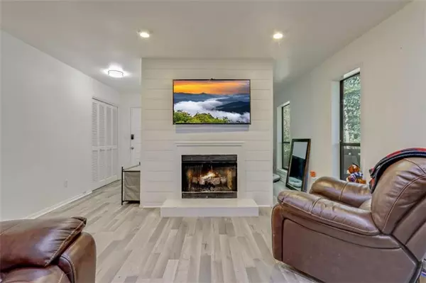 Sandy Springs, GA 30350,205 Woodcliff DR