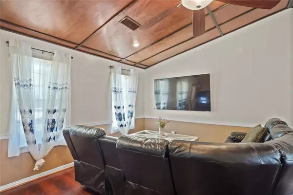 Stone Mountain, GA 30088,884 Forest PATH