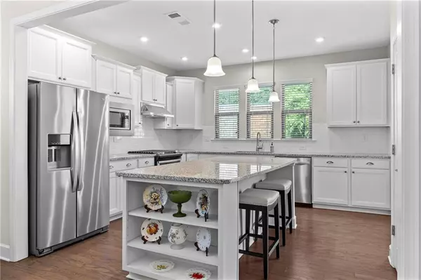 Hoschton, GA 30548,5627 Maple Bluff WAY