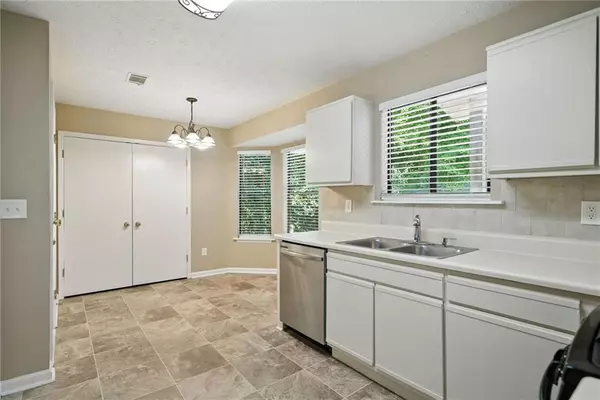 Snellville, GA 30039,3045 Wildflower LN