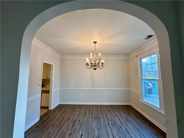 Atlanta, GA 30331,355 BORDEAUX CT SW