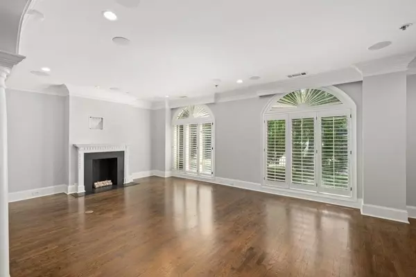 Atlanta, GA 30305,2960 S Pharr CT NW #N2