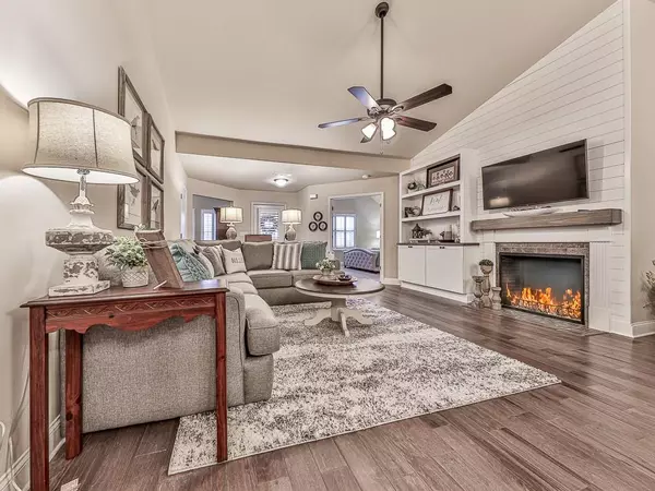 White, GA 30184,29 William DR NE #14