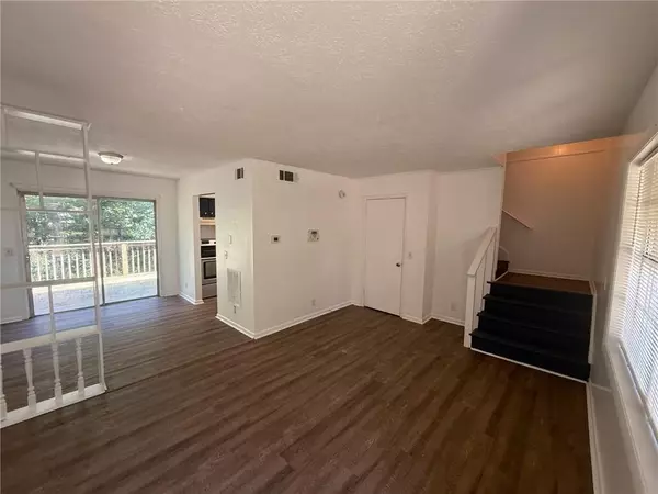 1071 Laurel LN #1071, Conyers, GA 30012