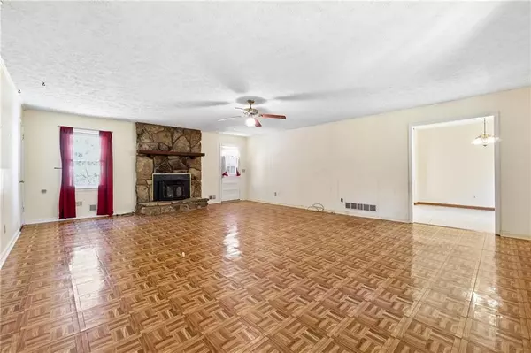 Kennesaw, GA 30152,695 TEAGUE DR NW