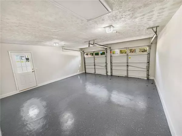 5049 Holly Hock DR, Flowery Branch, GA 30542