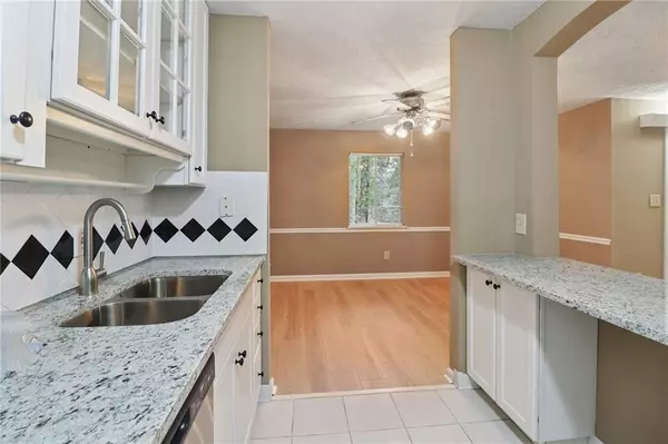 Decatur, GA 30033,2398 Lawrenceville HWY #E