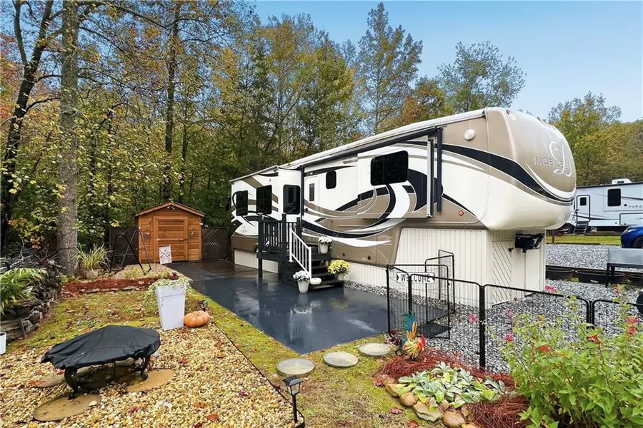 329 Leisure Acres DR, Cleveland, GA 30528