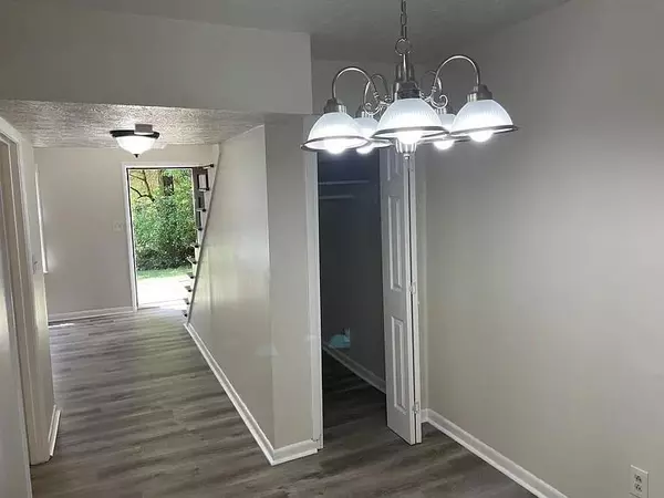 Stone Mountain, GA 30083,1010 Sexton DR #10