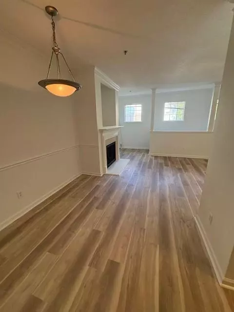 Atlanta, GA 30315,245 Amal DR #4004