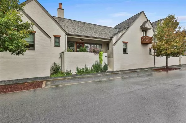 110 4TH ST, Fayetteville, GA 30214