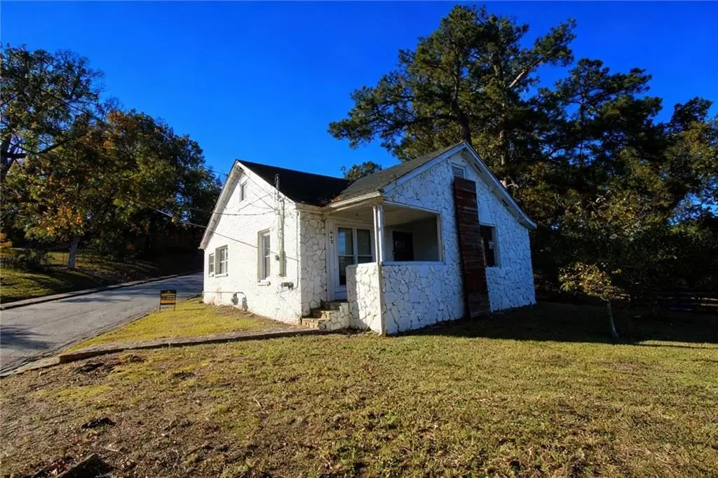 Atlanta, GA 30318,602 W Lake AVE NW