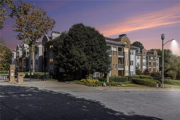 Atlanta, GA 30308,220 Renaissance Pkwy NE #1211