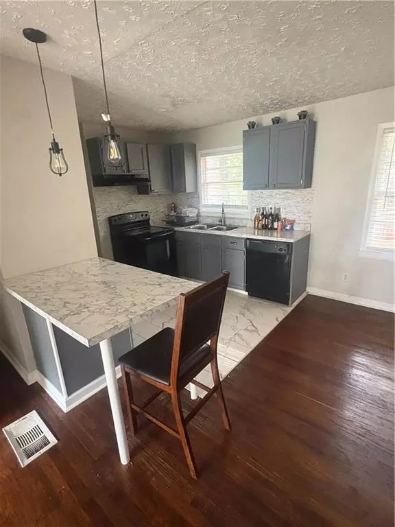 Atlanta, GA 30331,437 Fairlock LN