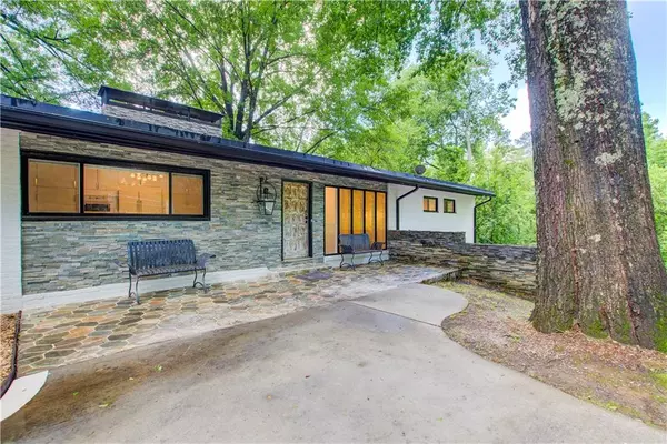 Atlanta, GA 30327,1676 Moores Mill RD NW