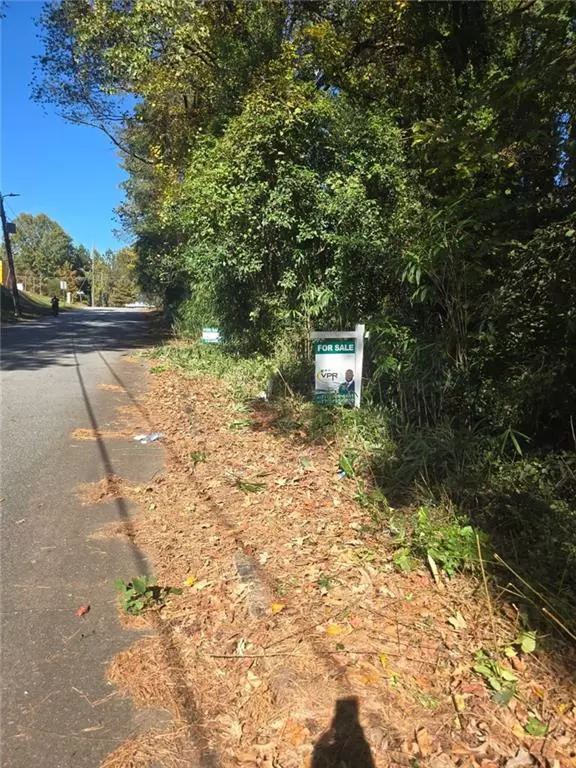 Atlanta, GA 30318,935 Woodmere DR NW