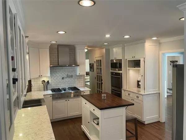 Dunwoody, GA 30338,1136 Coronation DR