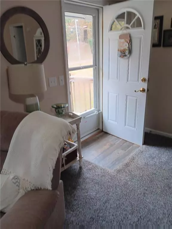 White, GA 30184,13 Black RD NE