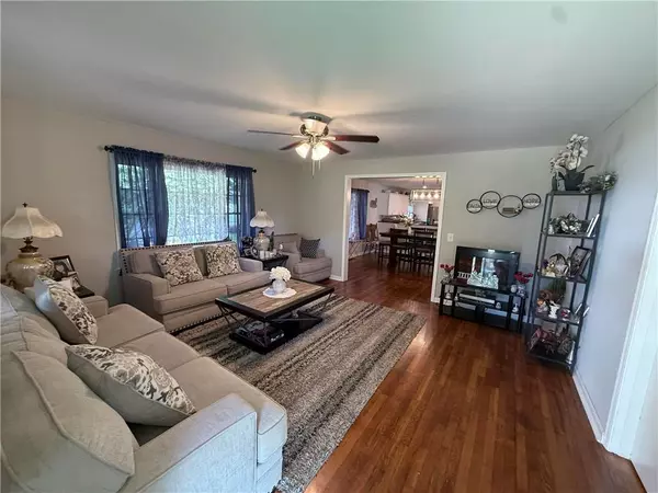 Carnesville, GA 30521,735 Bowersville RD