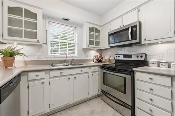 Atlanta, GA 30327,73 Montre SQ