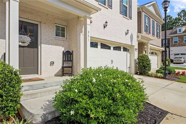 Woodstock, GA 30189,221 Ellis LN