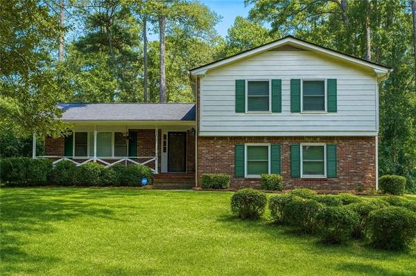 2252 Valley Creek CIR, Snellville, GA 30078