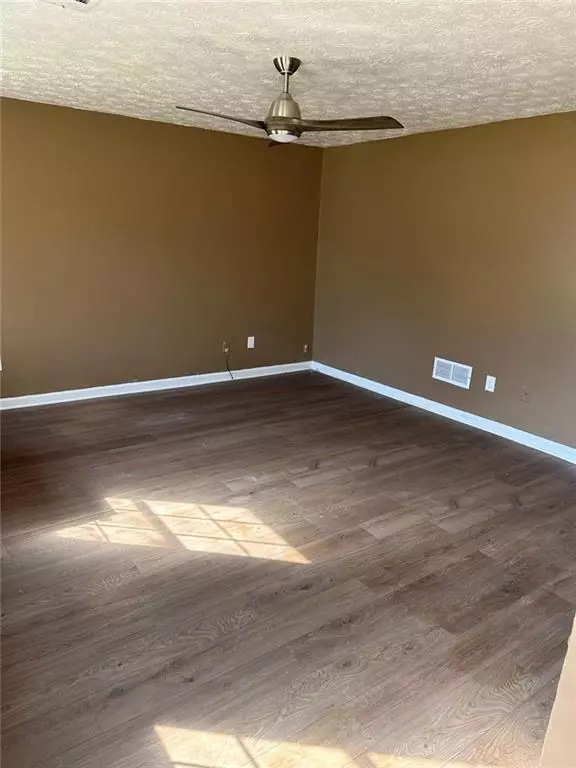 Lawrenceville, GA 30046,880 Five Forks Trickum RD #882