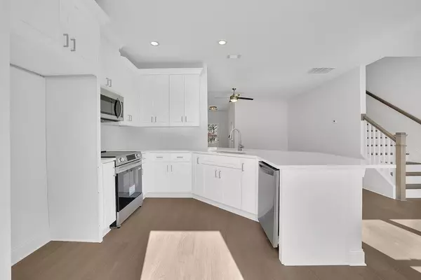 Ball Ground, GA 30107,318 Heron ST #13