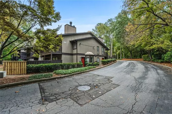 Atlanta, GA 30350,102 River Run DR