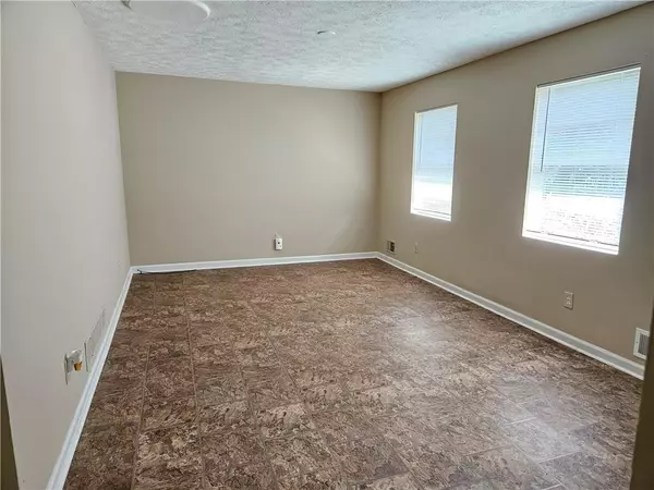 Kennesaw, GA 30144,2002 Smith DR NW