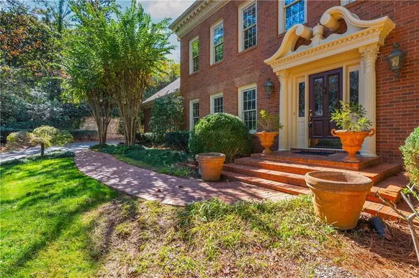 Atlanta, GA 30327,5550 Errol PL