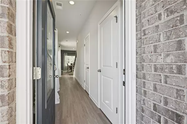 Woodstock, GA 30189,336 Lanier CIR