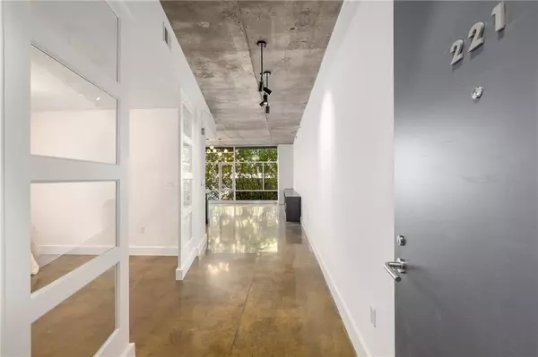 Atlanta, GA 30308,845 Spring ST NW #221