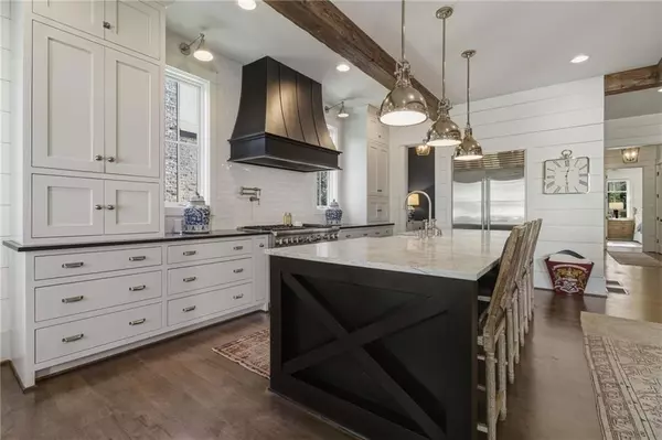 Roswell, GA 30075,82 Wood PL