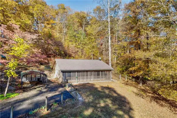 Dahlonega, GA 30533,155 Braeburn LN