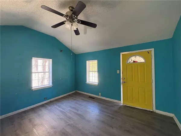 Newnan, GA 30263,267 E Broad ST E