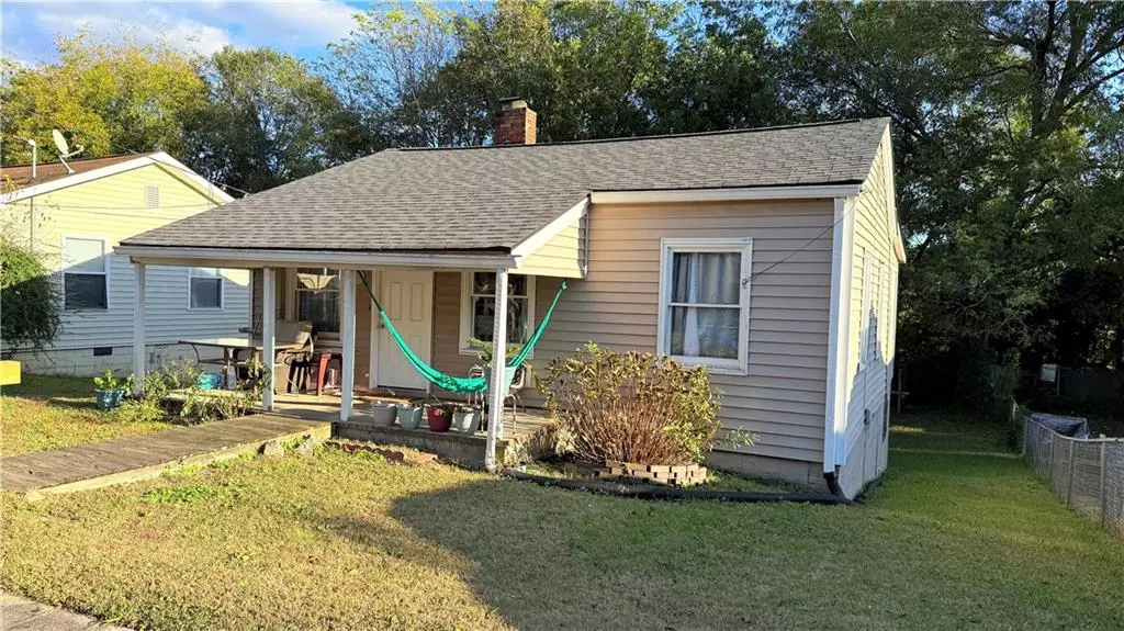 1074 Desota ST SE, Gainesville, GA 30501