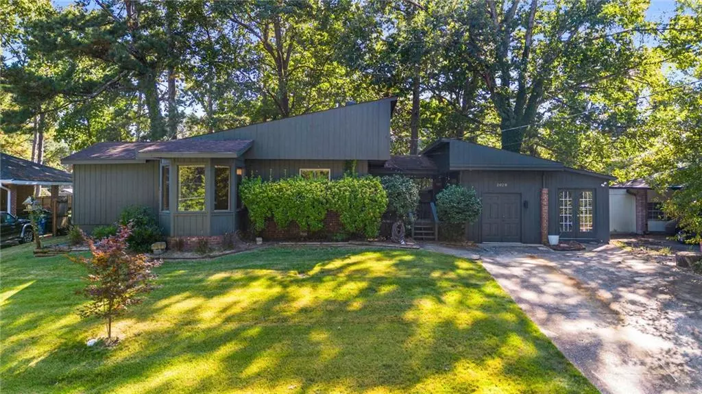 2028 Dewberry LN, Atlanta, GA 30344